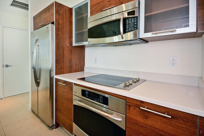 Building Photo - 480 Hibiscus St