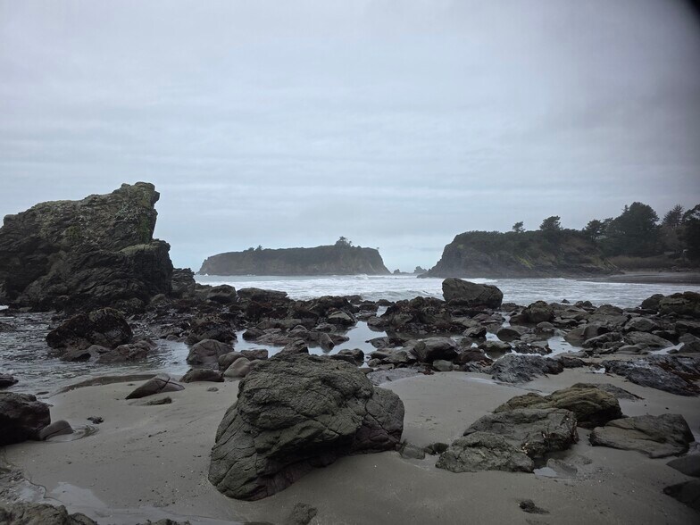 Beach access - 1047 Wharf St