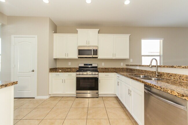 Building Photo - 7024 S 78th Dr
