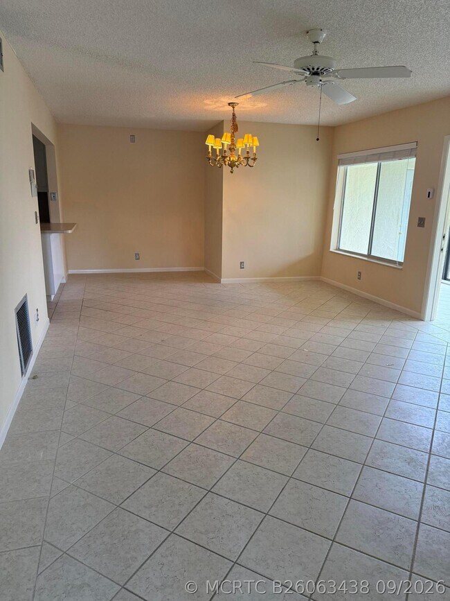 Building Photo - 211 Pine HOV Cir