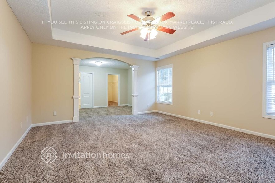 Building Photo - 303 Peachtree Cir