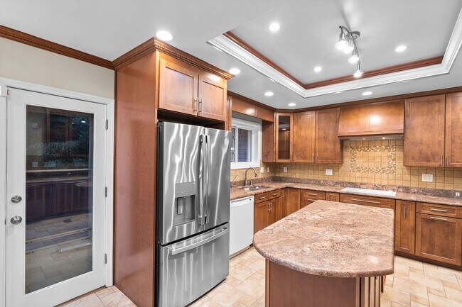 Building Photo - 4 Bed 3 Bath - Bethesda Single Family Home - Move In Ready