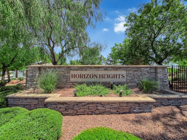 Building Photo - Beautiful Two bedroom 2 1/2 bath