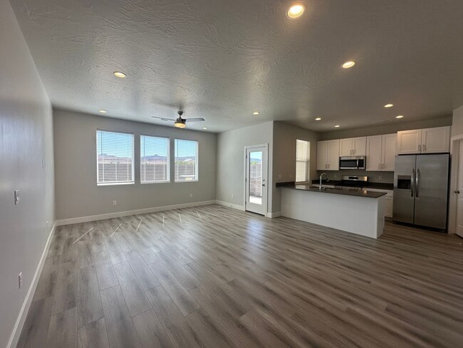 Building Photo - 1131 S 4380 W