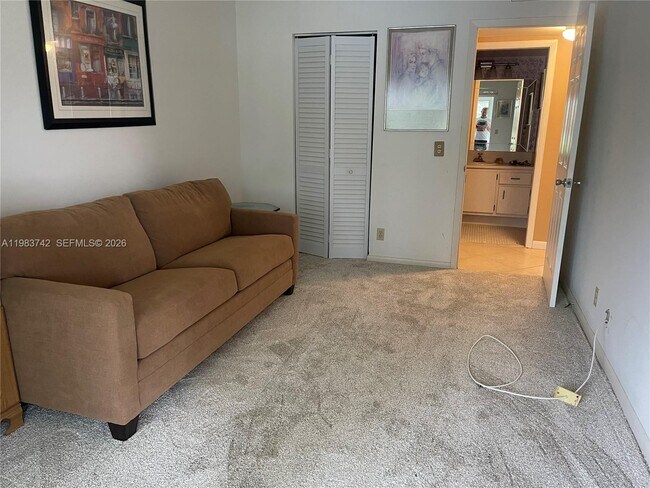 Building Photo - 2042 Newcastle A