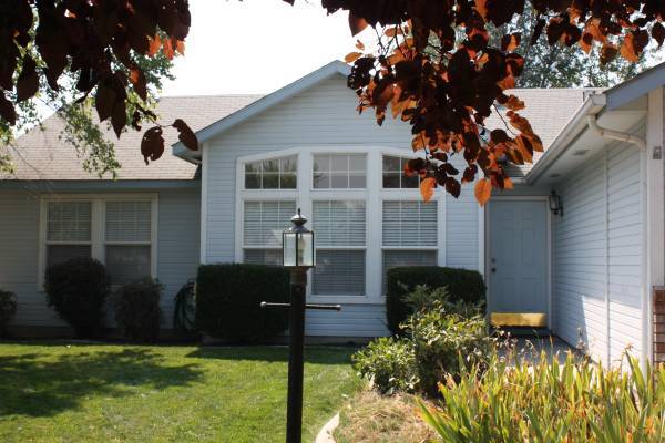 Building Photo - 2027 North Dove Avenue