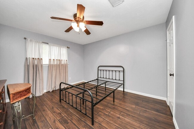 Building Photo - 1024 Glenview Dr