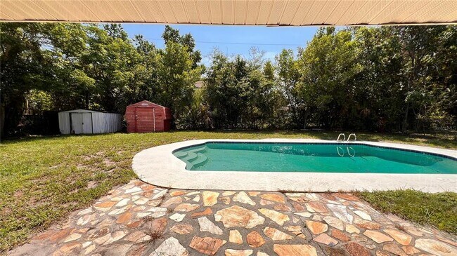 Building Photo - 1073 Leeward Dr