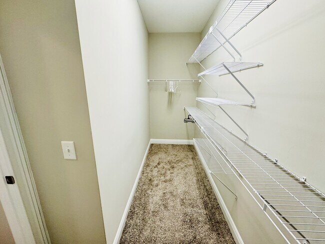 Building Photo - 211 Copperwood Lp