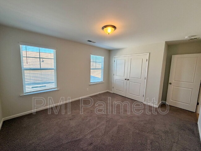 Building Photo - 456 Durwin Wy