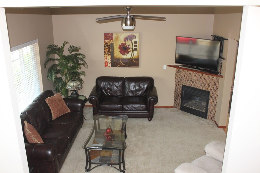 Building Photo - 341 Holland Ave