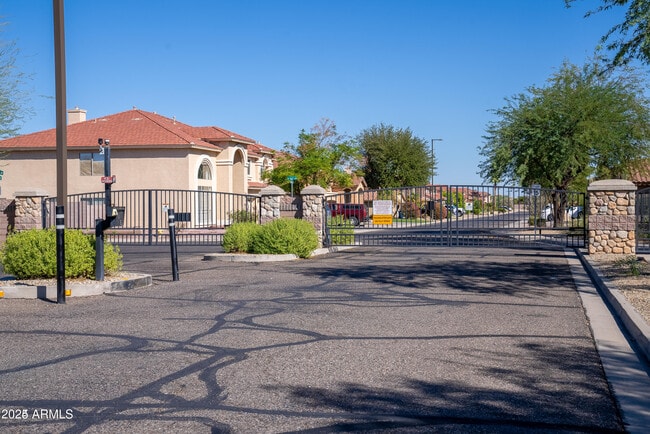 Building Photo - 13612 W Windsor Blvd