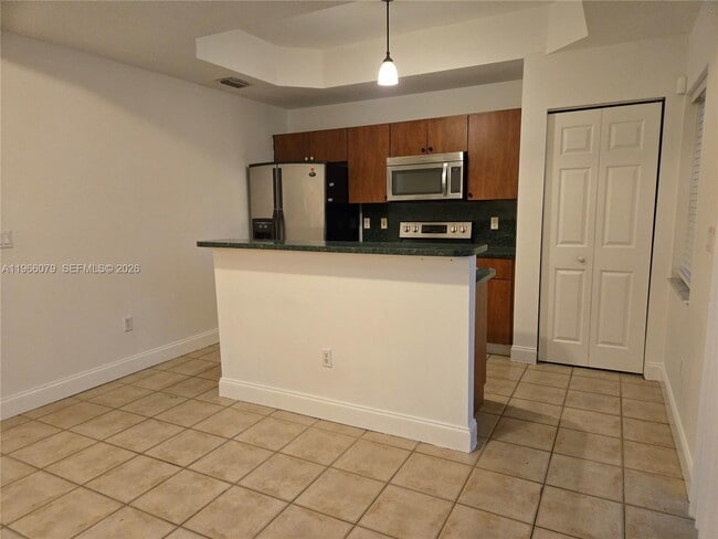 Building Photo - 4976 Leeward Ln