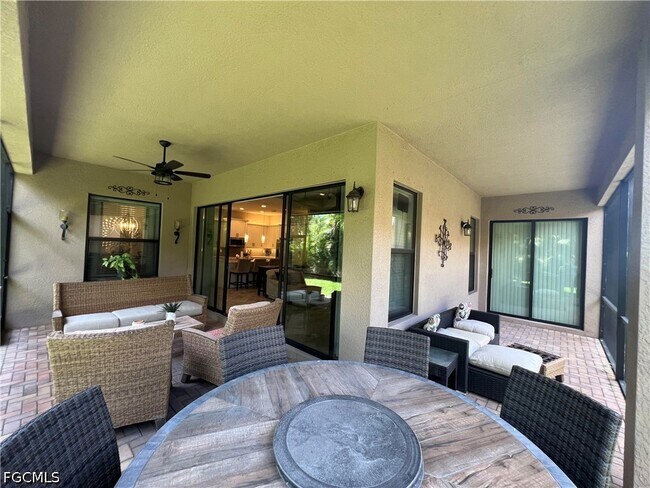 Building Photo - 11624 Stonecreek Cir