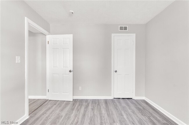 Building Photo - 2521 Greenvale Rd