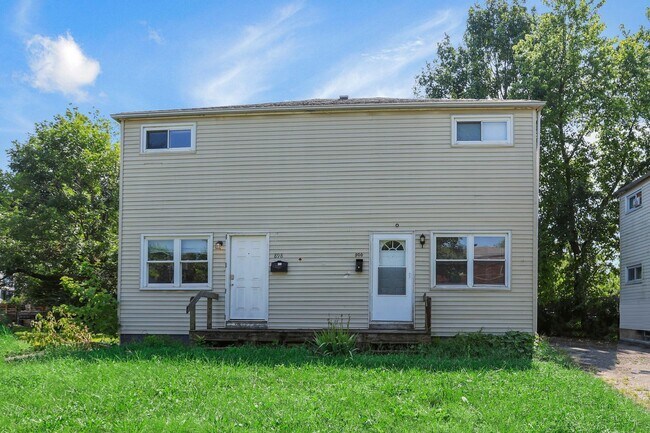 Building Photo - 898-900 Racine Ave