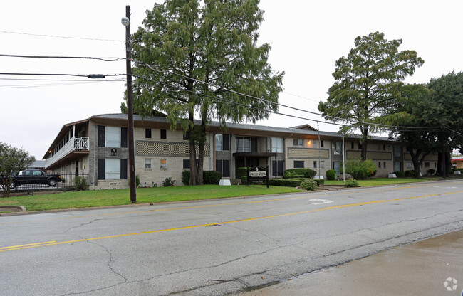 Building Photo - Spanish Vista Apartments