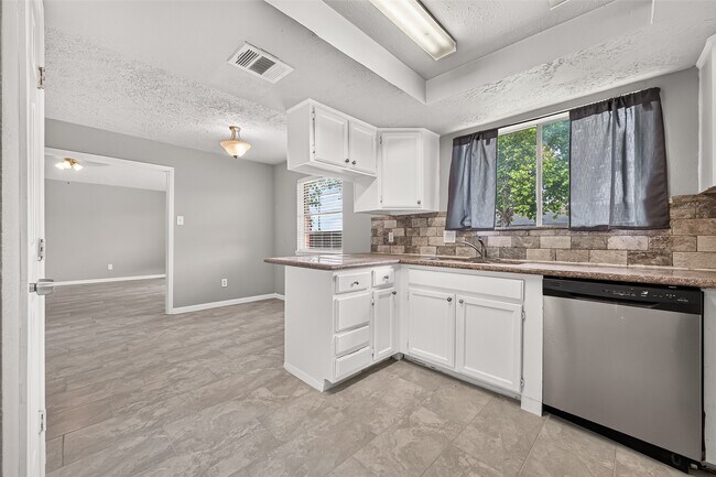 Building Photo - 9903 Towne Tower Ln