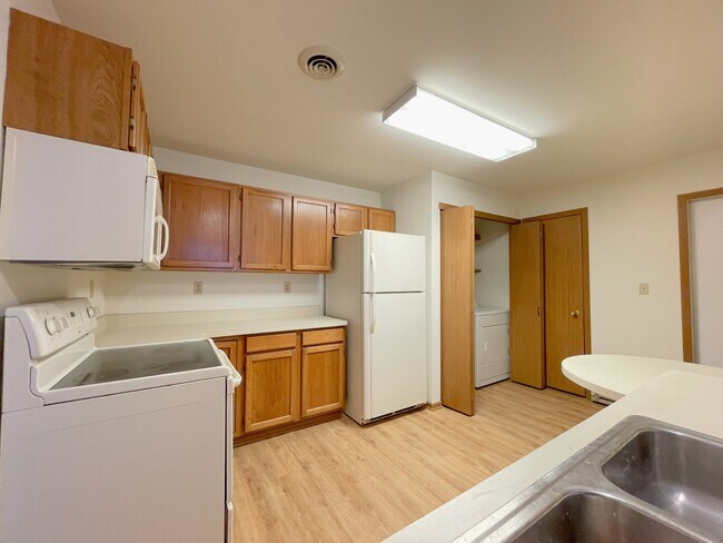 Building Photo - 3228 Wood Rd