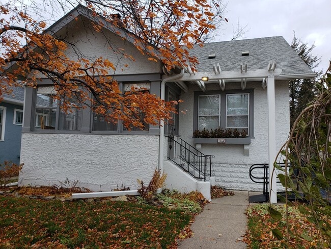 Building Photo - Beautiful 4 bedroom in Mac Groveland area