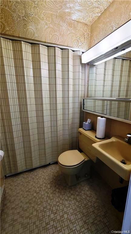 Building Photo - 52 Medallion Rd