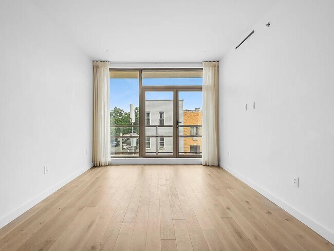 Building Photo - 373 Palmetto St