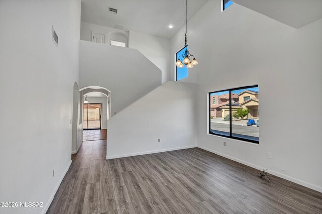 Building Photo - 4830 S VALLECANO Dr