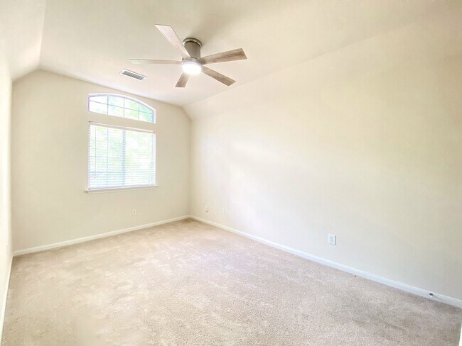 Building Photo - 54 Alderon Woods Pl