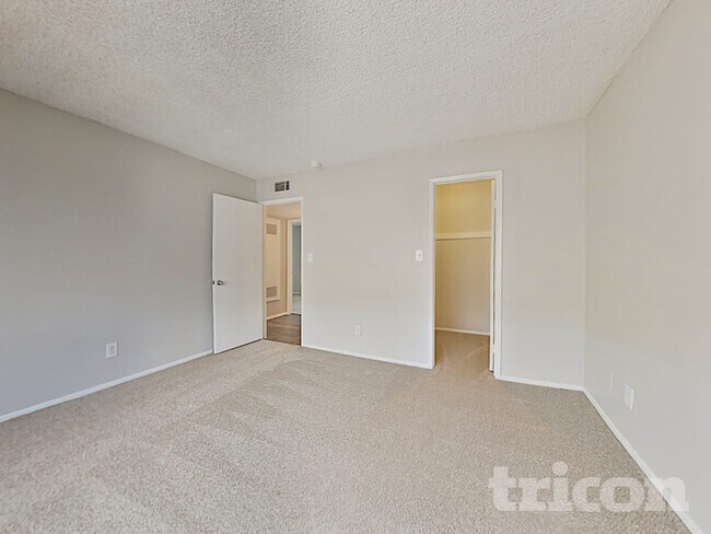 Building Photo - 3607 N 87th Ave