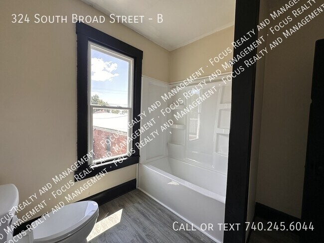Building Photo - 324 S Broad St