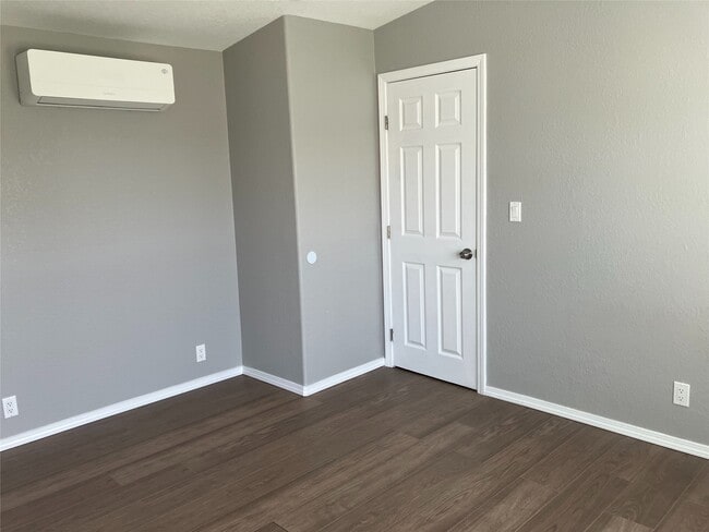 Building Photo - 118 Walnut St