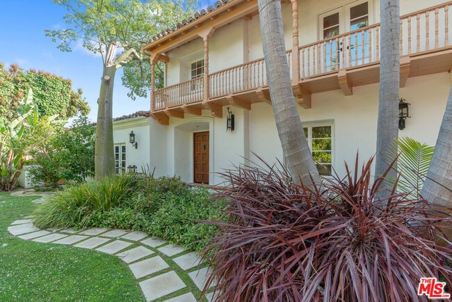 Building Photo - 221 S Beverly Glen Blvd