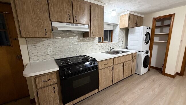 Building Photo - 122 Lantern Rd