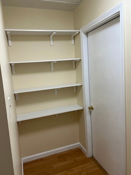 Building Photo - 5332 Buchanan St