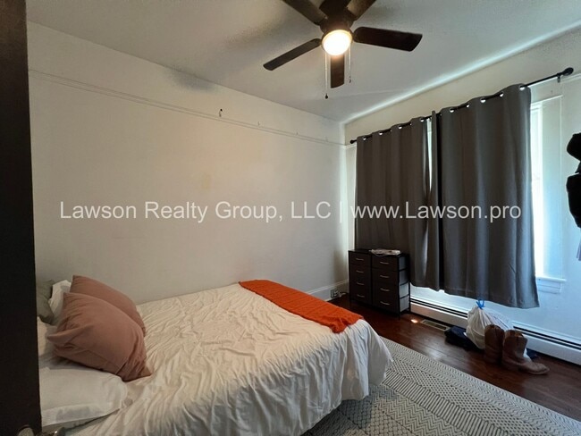Building Photo - Beautiful House, Close to the Greenway and...