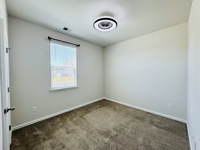 Building Photo - 1805 Castlebay Dr