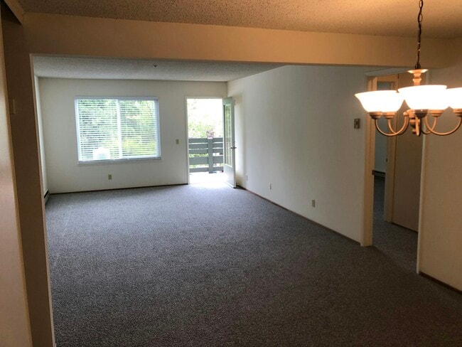 Building Photo - 4008 Farm Hill Blvd