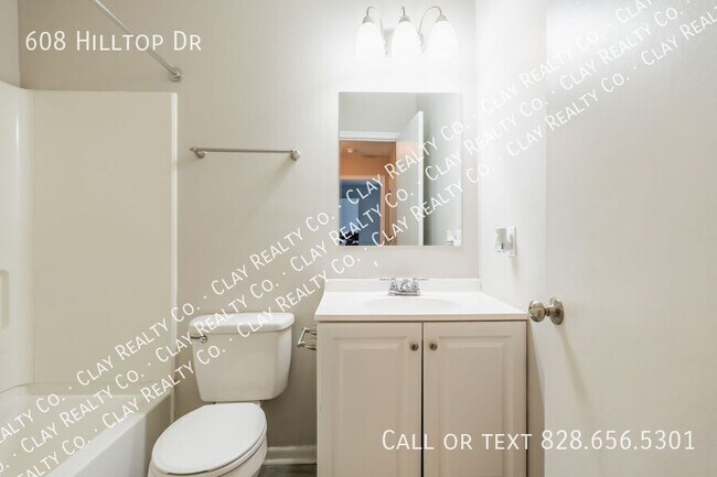 Building Photo - 608 Hilltop Dr
