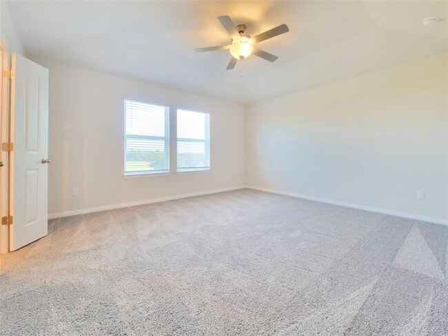 Building Photo - 120 Longmount Cv