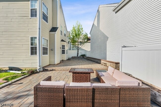 Building Photo - 41 Tall Oaks Ct