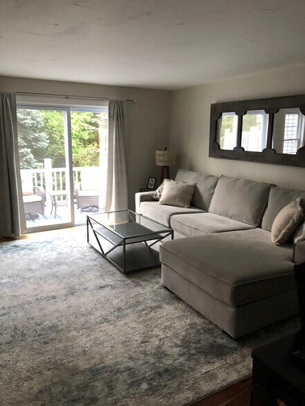 Building Photo - 100 Laurelwood Dr
