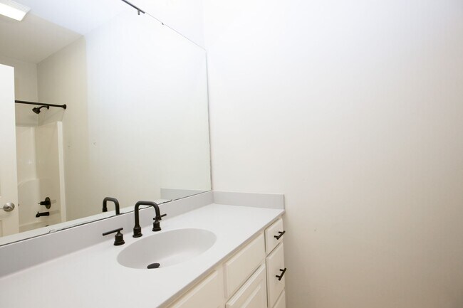 Building Photo - Beautiful corner lot home- Woodlake