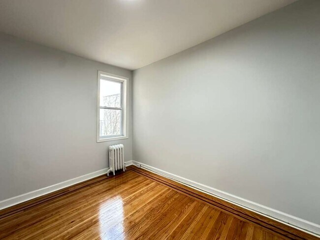 Building Photo - 439 N Daggett St