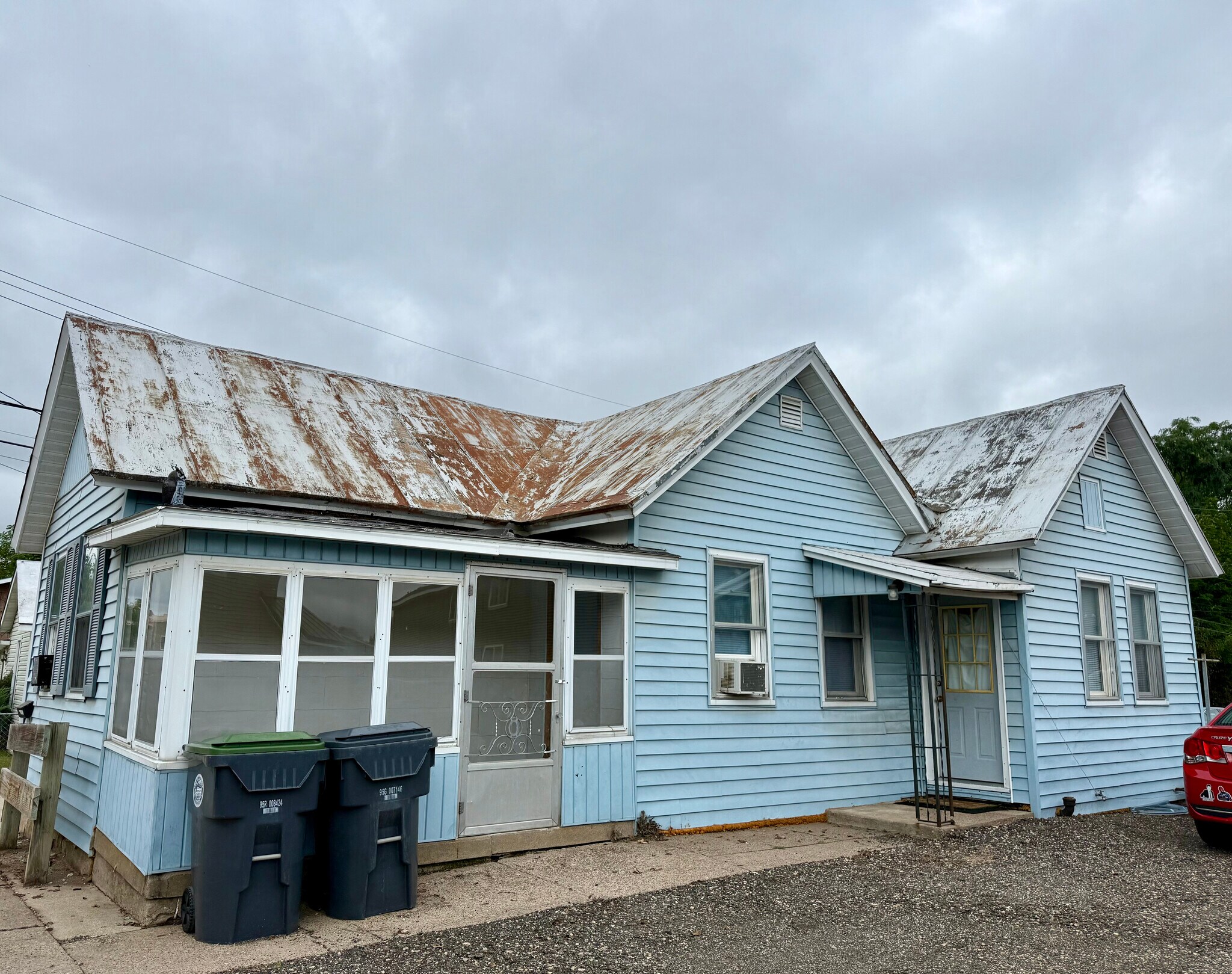 Building Photo - 614 8th Pl N
