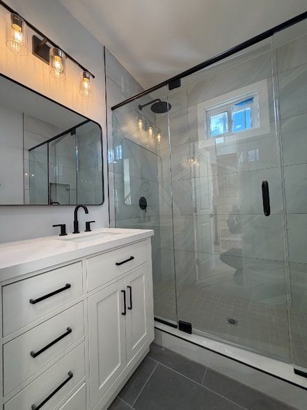 Building Photo - 3217 Central Ave NE