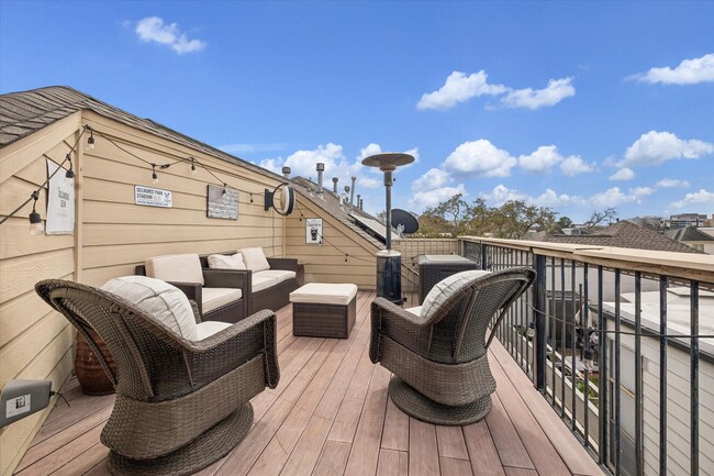 Building Photo - 2128 Harold St