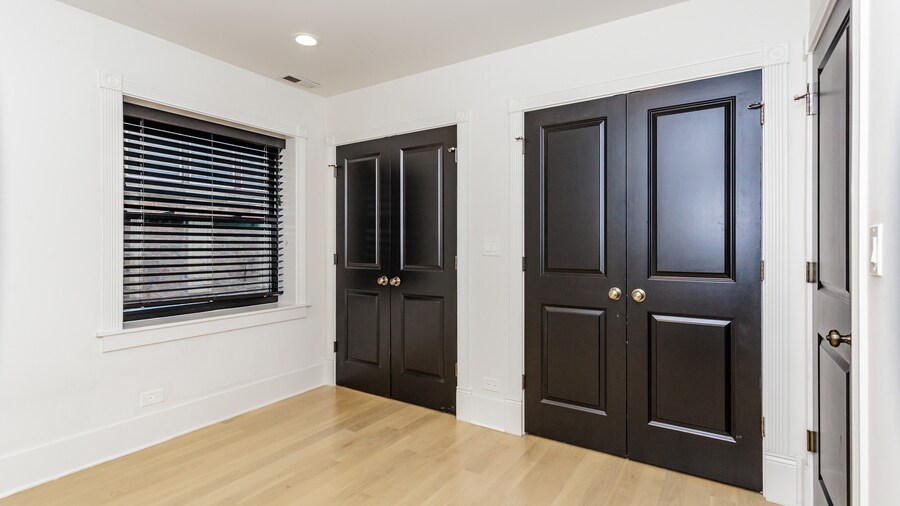 Bedroom - 1327 N Wicker Park Ave