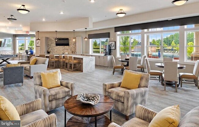 Building Photo - 9704 Glassy Creek Way