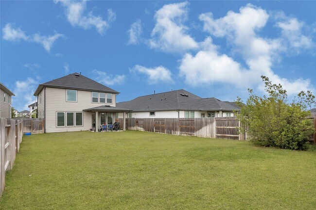 Building Photo - 7218 Clearwater Cv Dr