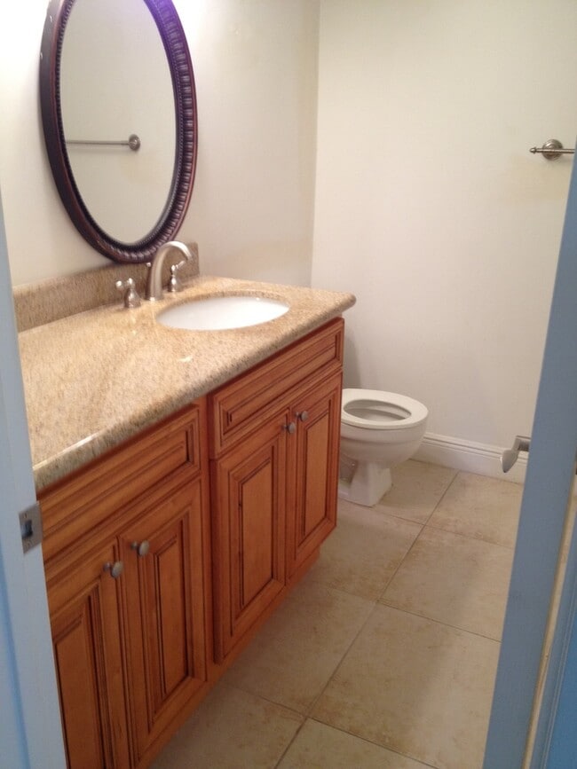 Building Photo - 3rd floor Beach Club Condo in Indialantic, FL!